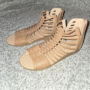 Women's Journee Collection Tan Gladiator Sandals Size 10 Brand New